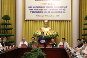 Văn phòng Chủ tịch nước họp báo công bố lệnh của Chủ tịch nước về các luật mới được Quốc hội thông qua - Ảnh: TV. 