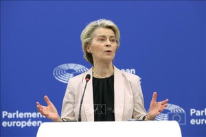 Chủ tịch Ủy ban châu Âu Ursula von der Leyen phát biểu tại Strasbourg, Pháp. Ảnh: THX/TTXVN