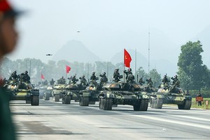 Hình ảnh dàn khí tài, xe đặc chủng hợp luyện chuẩn bị cho đại lễ 2/9 