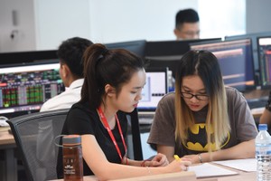 Giáo dục tài chính đóng vai trò định hình hành vi nhà đầu tư, nâng cao chất lượng dòng vốn và tăng cường tính bền vững của thị trường