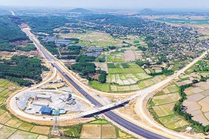 Một đoạn cao tốc Bắc - Nam phía Đông thuộc Dự án thành phần Quảng Ngãi - Hoài Nhơn sắp được đưa vào khai thác 