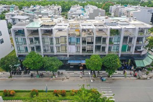 Trên địa bàn TP.HCM hiện có khoảng 17 dự án nhà ở thương mại với khoảng 2.312 căn nhà, đất có vướng mắc liên quan việc xác định nghĩa vụ tài chính phát sinh từ việc Thành phố không mua lại quỹ nhà trong dự án để phục vụ tái định cư.