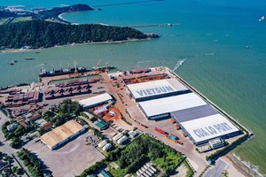 Toàn cảnh luồng và cảng Cửa Lò - Nghệ An.