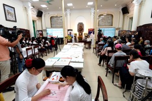 Quang cảnh sự kiện "Sợi chỉ thời gian". Ảnh: Hồ Hạ