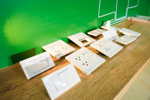 Schneider Electric ra mắt sản phẩm Miluz E - Dòng công tắc, ổ cắm đầu tiên có 2 loại mặt che