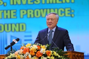 Phó Thủ tướng Thường trực Chính phủ Nguyễn Hòa Bình phát biểu chỉ đạo tại Hội nghị.