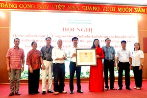 Sở Văn hóa và Thể thao Hà Nội đã trao chứng nhận cho 9 di sản của Thủ đô vừa được công nhận năm 2025.