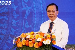 Uỷ viên Ban thường vụ Tỉnh uỷ Quảng Trị Lê Quang Chiến phát biểu tại buổi lễ