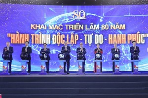 Khai mạc trọng thể Triển lãm thành tựu đất nước 80 năm 