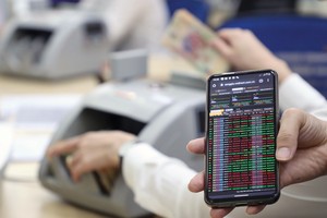 Vốn tín dụng nếu chảy mạnh vào thị trường chứng khoán sẽ tạo rủi ro bong bóng giá cổ phiếu