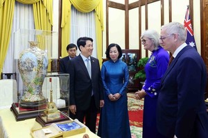 Chủ tịch nước và Phu nhân chủ trì chiêu đãi trọng thể Toàn quyền Australia và Phu quân 