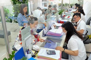 UBND TP.HCM đề xuất Ủy ban Kinh tế và Tài chính của Quốc hội đồng thuận về cách tính quỹ lương cơ bản của Thành phố cho cán bộ, công chức, viên chức và người lao động