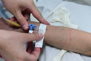 Điều trị bệnh ung thư luôn rất tốn kém