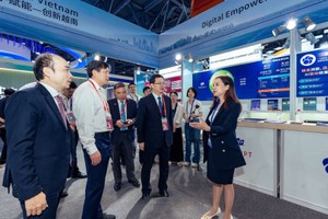 Gian hàng Quốc gia Việt Nam tại Hội chợ Thương mại Điện tử Toàn cầu 2025 hút khách 