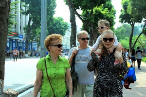 Khách quốc tế đến Việt Nam tăng hơn 21% sau 10 tháng, doanh thu du lịch lữ hành nhiều địa phương tăng mạnh