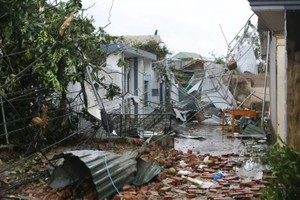 Nhiều gia đình thiệt hại nặng nề về tài sản sau bão số 10. Ảnh minh hoạ. 