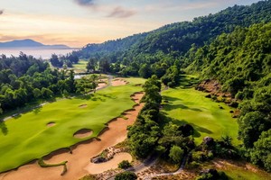 Sân golf Laguna Lăng Cô, sân golf có vị trí ven biển TP. Huế. Ảnh: Lagunalangco.com 