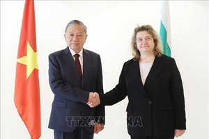 Tổng Bí thư Tô Lâm và Chủ tịch Quốc hội Bulgaria Natalia Kiselova. Ảnh: TTXVN.