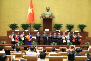 Công tác nhân sự đã được Quốc hội hoàn thành trong sáng 25/10. Ảnh HL