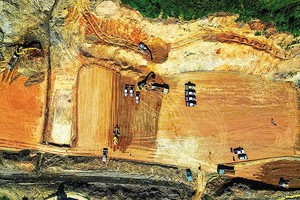 Giải ngân đầu tư công đã cải thiện rõ nét, tập trung nguồn lực vào các dự án trọng điểm, có tác động lan tỏa. Ảnh: Đ.T
