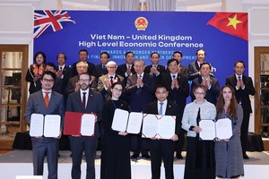 Lễ trao các biên bản.