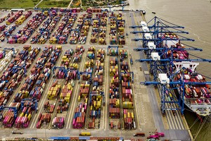 Trong khi xuất khẩu sang Mỹ của các nước ASEAN giảm nhẹ, thì Việt Nam vẫn duy trì mức tăng trưởng 2 con số. Ảnh: Đ.T 