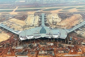 Thi công sân bay Long Thành. 