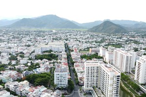 Dự kiến, đến cuối năm 2025, tỉnh Khánh Hòa sẽ hoàn thành khoảng 2.181 căn, đạt hơn 76% chỉ tiêu được giao. Trong ảnh là trung tâm phường Nha Trang, tỉnh Khánh Hòa. Ảnh: Linh Đan 