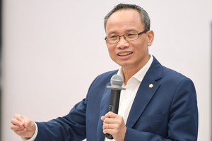 TS. Cấn Văn Lực.