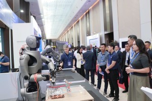 Foxconn Industrial Internet giới thiệu hoạt động sản xuất tại Diễn đàn Kinh tế mùa Thu năm 2025.