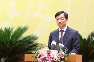 Ủy viên Bộ Chính trị, Bí thư Thành ủy Hà Nội Nguyễn Duy Ngọc phát biểu tại kỳ họp.