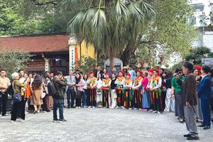 Kỳ nghỉ Tết Dương lịch, du khách có xu hướng chọn các tour ngắn ngày, khoảng cách dưới 200 km (Ảnh: Hồ Hạ) 