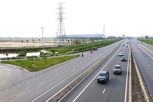 Việc đầu tư hạ tầng giao thông bài bản, cộng với quỹ đất lớn trở thành lợi thế của Hưng Yên trong thu hút đầu tư, phát triển kinh tế - xã hội. Ảnh: Báo Hưng Yên.