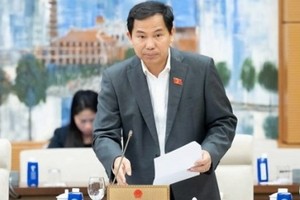 Tổng thư ký Quốc hội Lê Quang Mạnh phát biểu tại cuộc họp. 