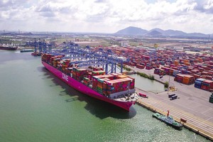 Việc đề xuất miễn thu phí hạ tầng cảng biển tại Bình Dương và Bà Rịa - Vũng Tàu cho thấy, nỗ lực của TP.HCM trong việc tháo gỡ nút thắt chi phí logistics, tái phân bổ luồng hàng và nâng cao năng lực cạnh tranh vùng 