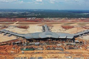 Tuyến đường sắt Thủ Thiêm - Long Thành được xác định là phương án kết nối giao thông chiến lược giữa TP.HCM và tỉnh Đồng Nai, góp phần tăng cường tính liên kết vùng và rút ngắn đáng kể thời gian di chuyển của hành khách giữa hai địa phương. Ảnh: Lê Toàn