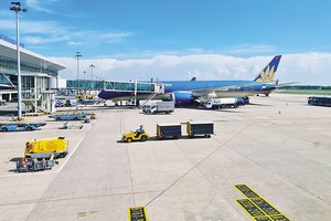 Cảng hàng không quốc tế Đà Nẵng được xác định là một trong những cảng hàng không quốc tế trọng điểm của khu vực miền Trung và cả nước 