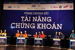Hào hứng đêm Chung kết Cuộc thi Tài năng chứng khoán 2015