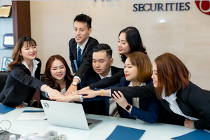 Chứng khoán Bản Việt (VCI) dự báo các quỹ ETF mua vào hàng triệu cổ phiếu, mạnh nhất ở ITA, DXG