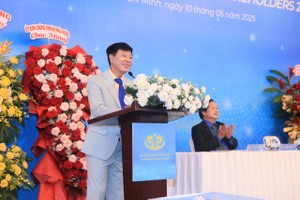 Ông Trương Anh Tuấn, Chủ tịch HĐQT Hoàng Quân phát biểu tại Đại hội