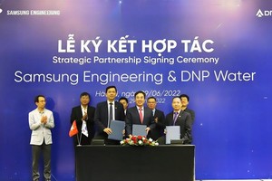 Hình ảnh tại buổi lễ ký kết với sự tham gia, chứng kiến của ban lãnh đạo DNP Holding và điều hành Samsung Engineering Kang Gyu-yeon và Chủ tịch HĐQT DNP Water Ngô Đức Vũ