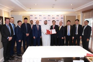 Ông Nguyễn Chí Thành – Chủ tịch HĐTV SCIC và Ngài Mohamed Alsuwaidi, Bộ trưởng Bộ Đầu tư UAE kiểm Tổng giám đốc ADQ đại diện cho hai tổ chức ký kết Biên bản ghi nhớ