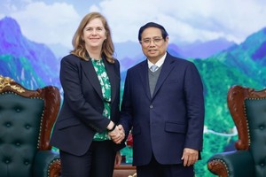 Thủ tướng Phạm Minh Chính và bà Lynn Maxwell, Tổng giám đốc Thương mại toàn cầu của S&P Global Ratings tại cuộc gặp ngày 26/2.