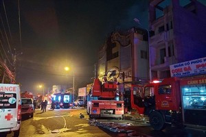 Lực lượng Cảnh sát phòng cháy, chữa cháy và cứu nạn, cứu hộ Công an tỉnh Bình Dương triển khai lực lượng cứu nạn, cứu hộ.(Nguồn: Bộ Công an)