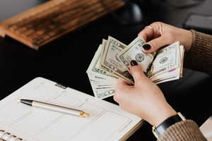 Người dân tự xoay sở với tài sản: Vì sao tư vấn tài chính cá nhân chưa thể cất cánh? 