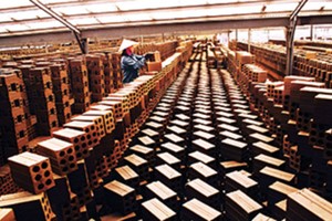 Ngành sản xuất gạch ngói đang gặp nhiều khó khăn