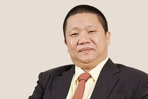 "Để thành công, trước tiên phải sống trung thực, đồng tiền làm ra phải chân chính" - Lê Phước Vũ