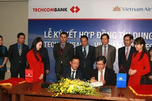 Techcombank cấp gần 2.000 tỷ đồng cho Vietnam Airline để mua máy bay