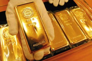 Fed tăng lãi suất dự tính, vàng giảm liền 1,3%