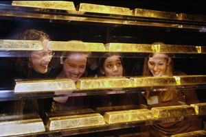 Vàng đã vào thế giảm, không thể không giảm